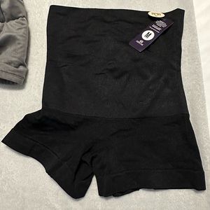 NWT Shapermint everyday boy short shape wear